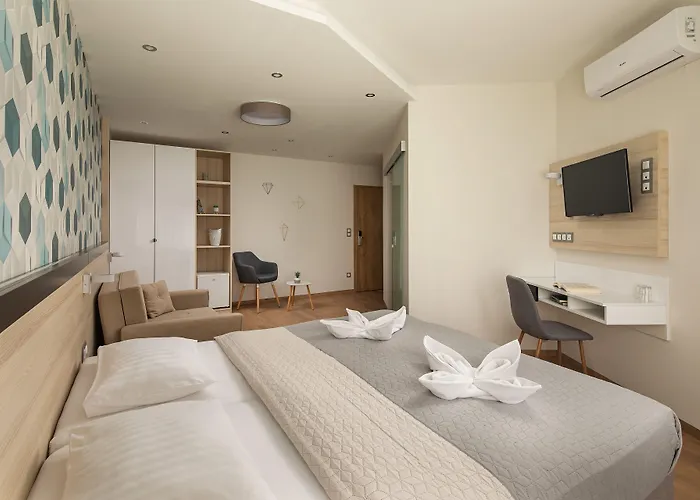 Kristaly Hotel