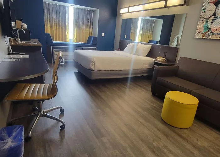 Microtel Inn & Suites By Wyndham Bluffs