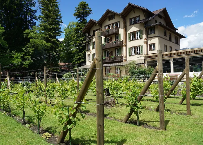 Alpenrose Hotel And Gardens