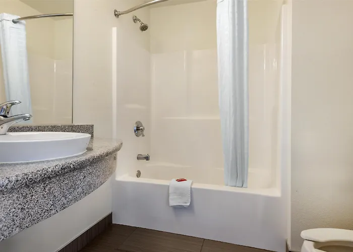 Surestay Plus Hotel By Best Western Niagara Falls East