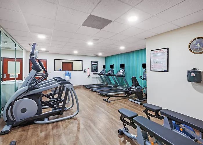 Holiday Inn Express & Suites Sealy By Ihg