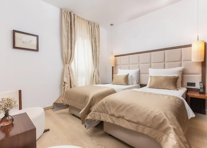 Marmont Heritage Hotel (Adults Only)