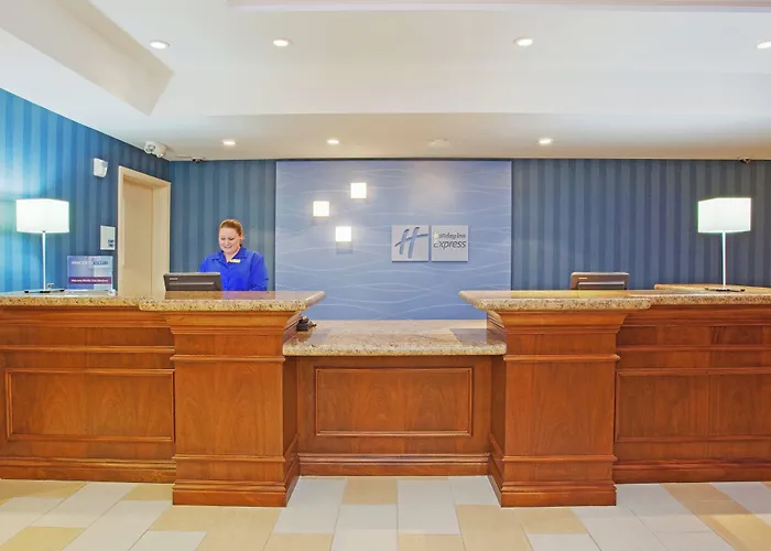 Holiday Inn Express Hotel & Suites Santa Cruz By Ihg