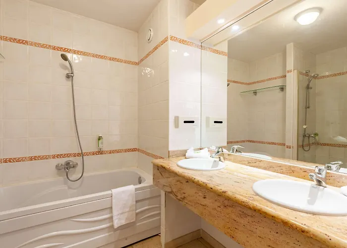 Residhotel Golf Grand Avignon
