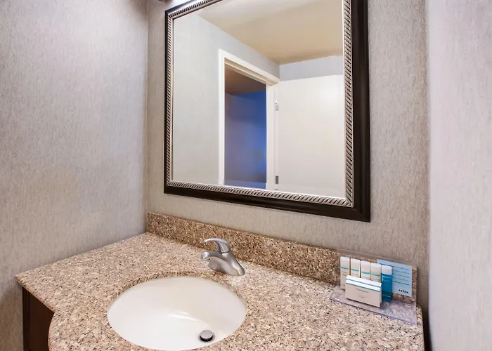 Hampton Inn & Suites - Cape Cod / West Yarmouth