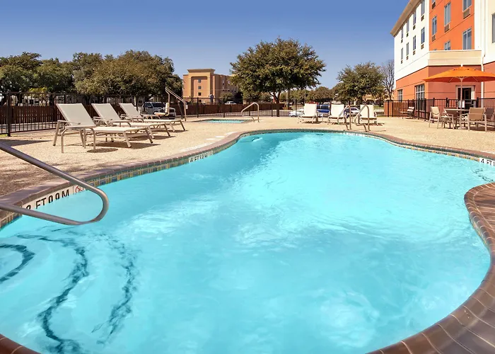 Holiday Inn Express Uvalde By Ihg