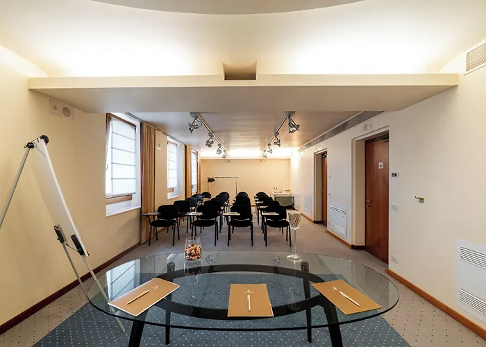 Phi Hotel Astoria