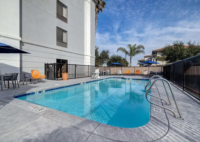 Hampton Inn & Suites Tulare