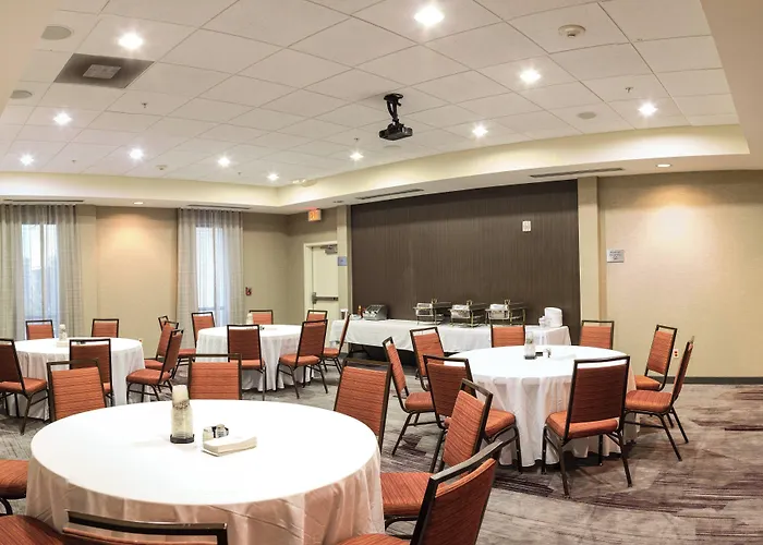 Courtyard By Marriott Norman