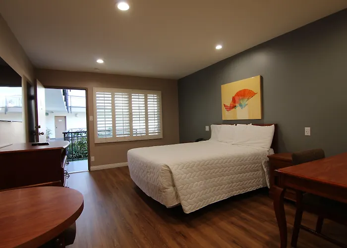 Dunes Inn - Wilshire (Adults Only)