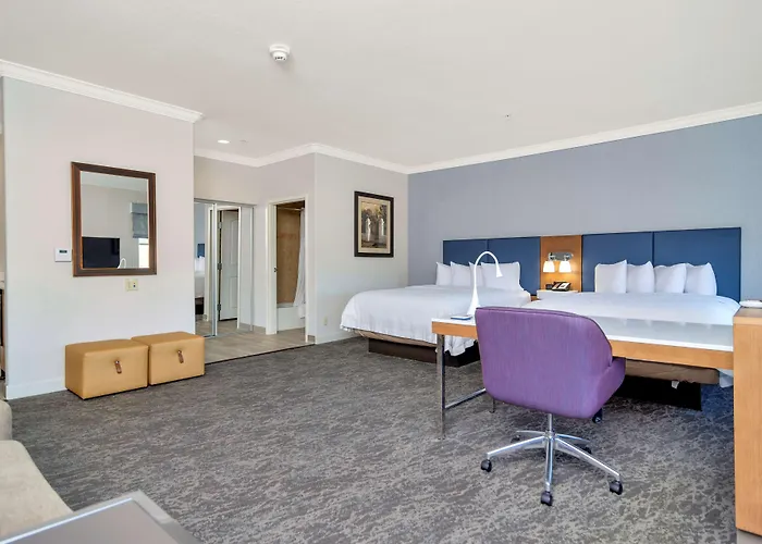 Hampton Inn & Suites Fort Worth-Fossil Creek