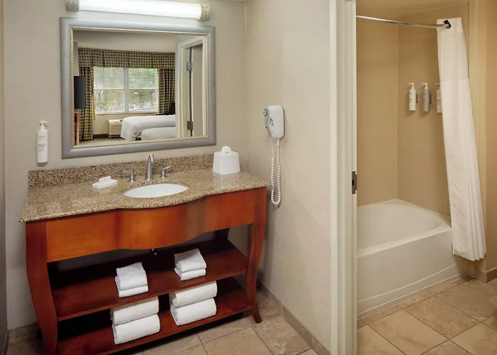 Hampton Inn & Suites Mystic