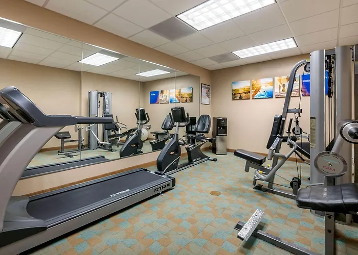 Comfort Inn & Suites Northeast - Gateway
