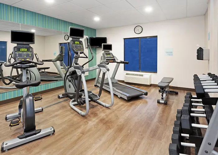 Holiday Inn Express & Suites Culpeper By Ihg