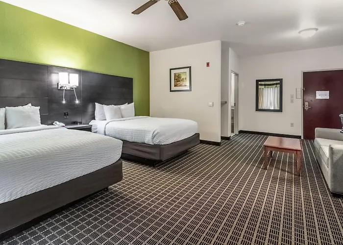 Clarion Inn & Suites Weatherford South