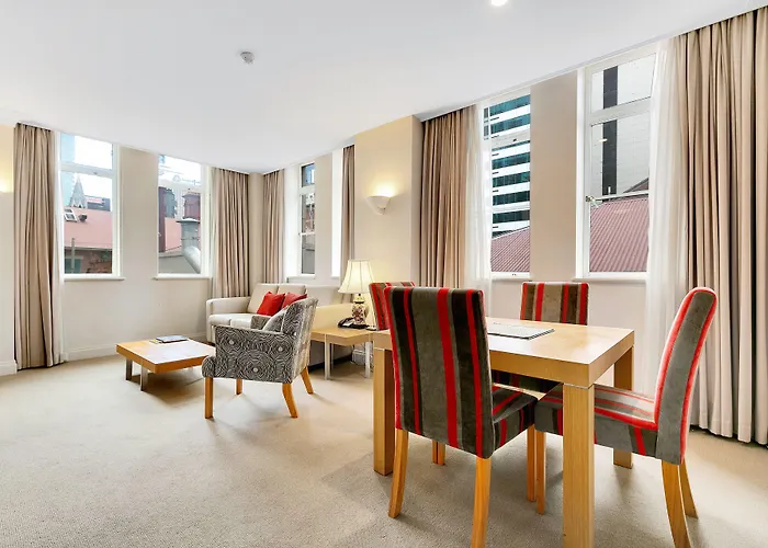 Manor Apartment Hotel