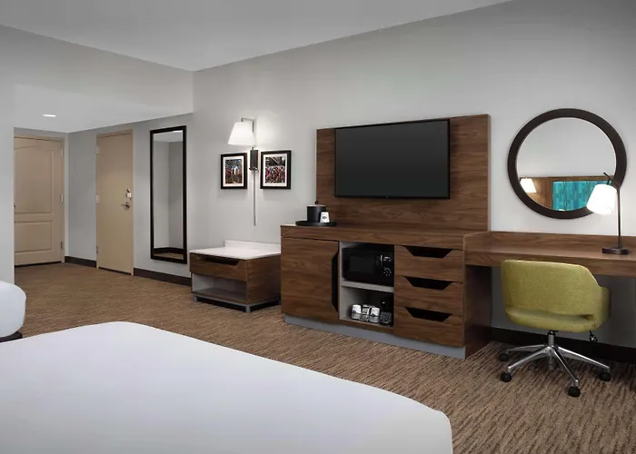 Hampton Inn & Suites-Knoxville/North I-75