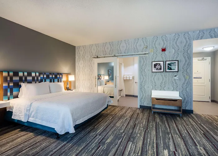 Hampton Inn & Suites Herndon-Reston