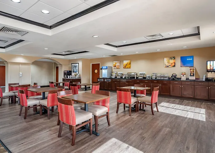 Comfort Inn & Suites Clinton - Jackson West