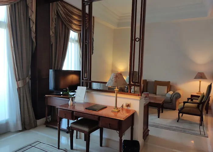 Les Oliviers Palace