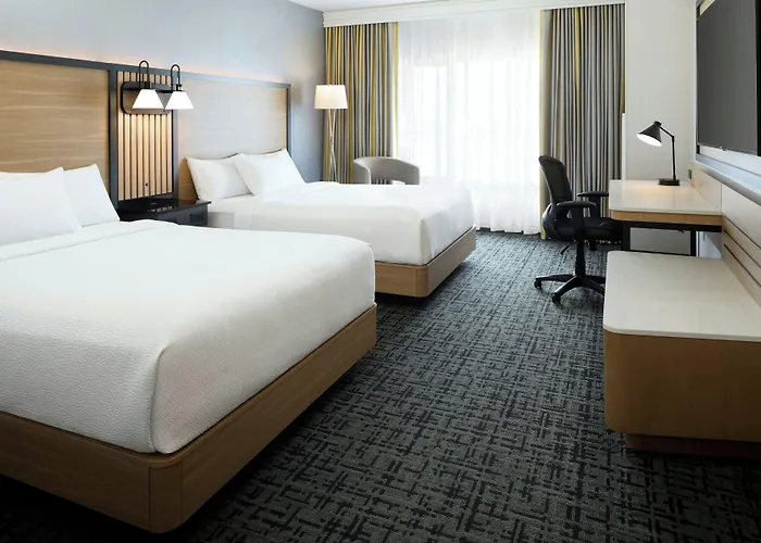 Fairfield Inn & Suites By Marriott Montreal Airport