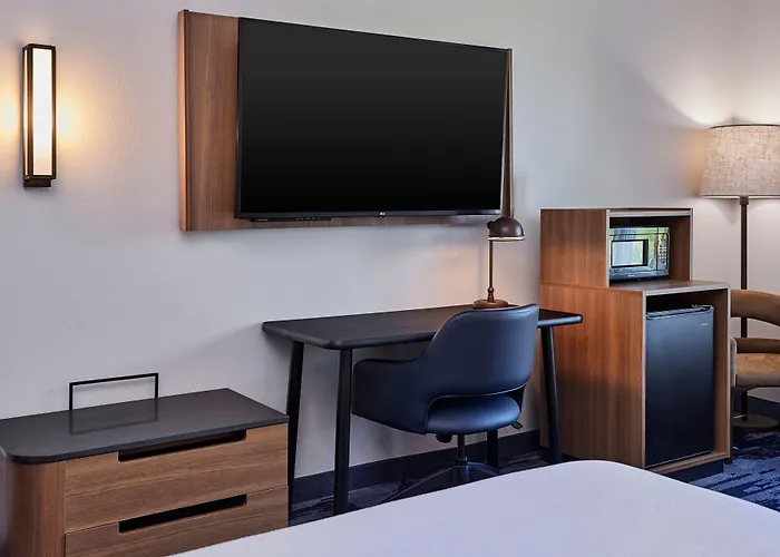 Fairfield Inn & Suites Burlington