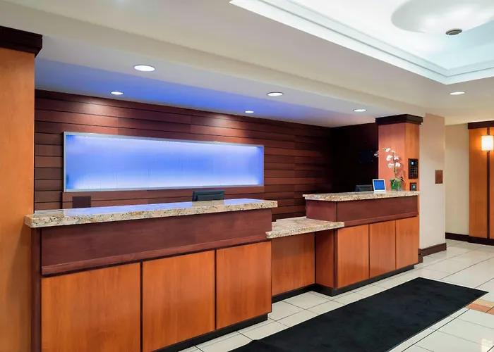 Fairfield Inn & Suites By Marriott State College