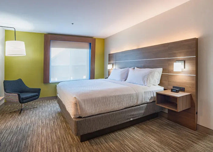 Holiday Inn Express Hotel & Suites Swansea By Ihg