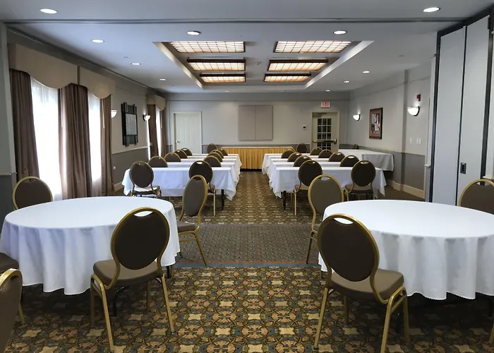 La Quinta By Wyndham Islip - Macarthur Airport
