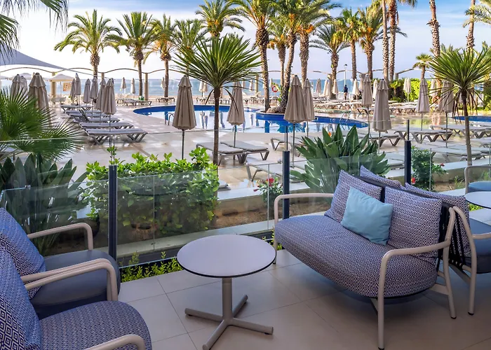 Caprici Beach Hotel & Spa