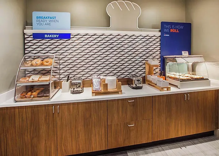 Holiday Inn Express & Suites Wausau By Ihg