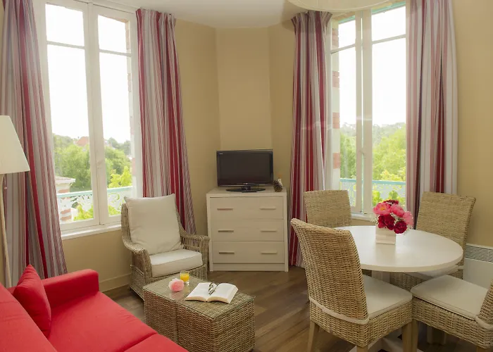 Résidence de Tourisme Vacances Bleues Villa Regina