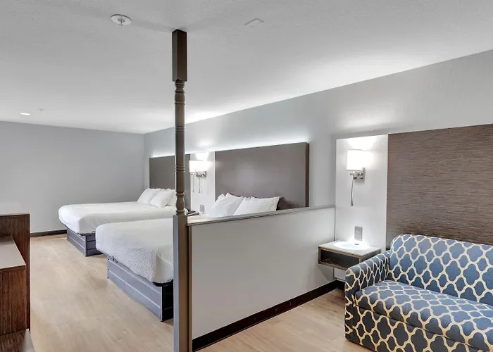 Days Inn & Suites By Wyndham Niagara Falls/Buffalo