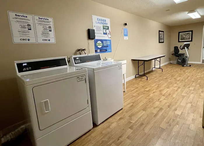 The Central Downtown Inn Suites