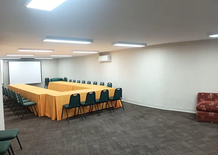 Hotel Alcala Del Rio