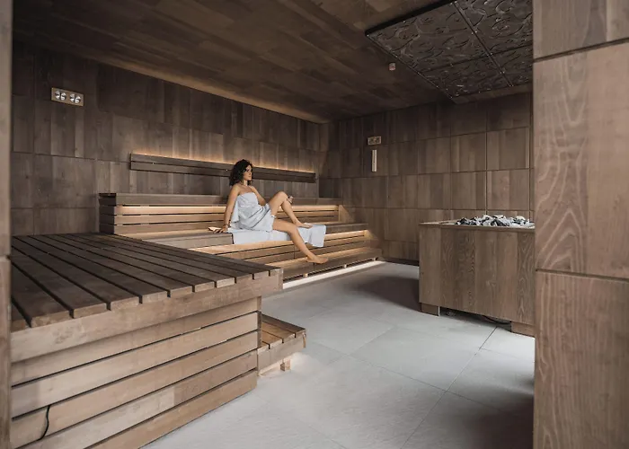 Hotel Emmy - Five Elements
