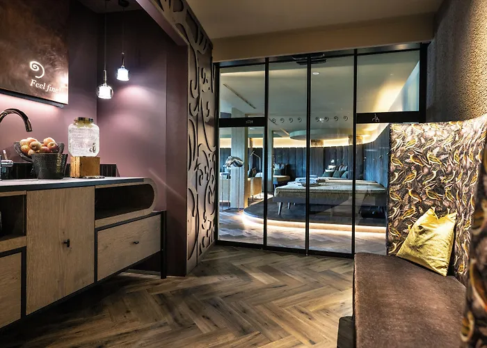 Hotel Emmy - five elements