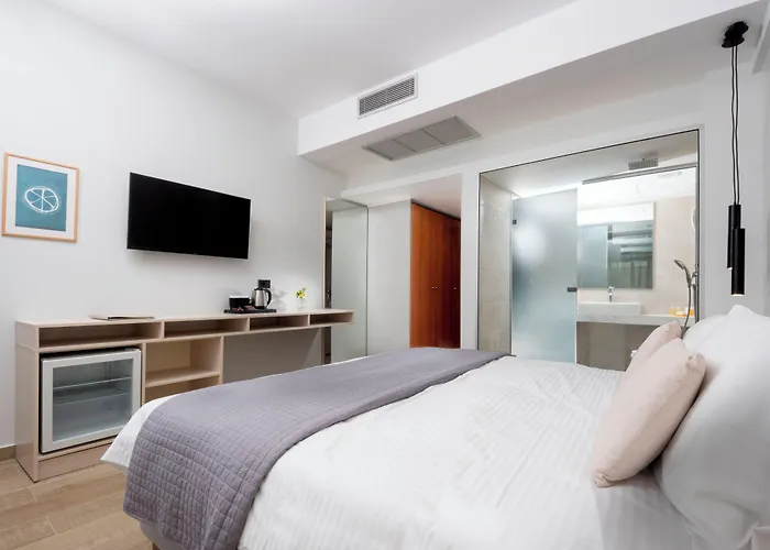 Athena Hotel
