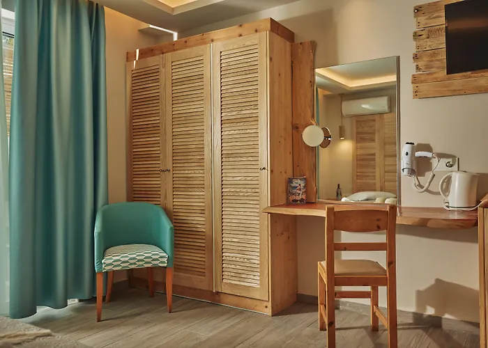 Iniohos Zante Hotel & Suites