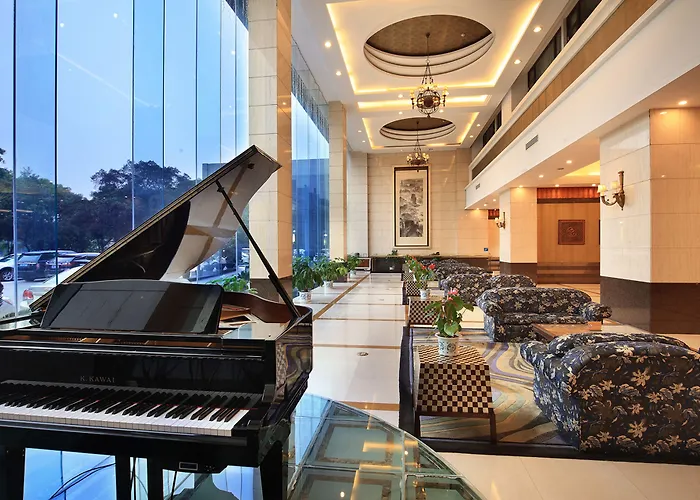 Lijiang Waterfall Hotel Guilin