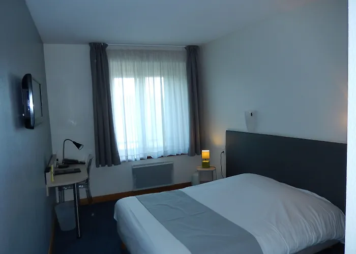 Logis Hôtel Lodge La Valette