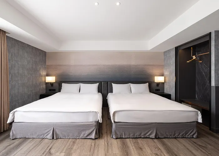 Lakeshore Hotel Metropolis