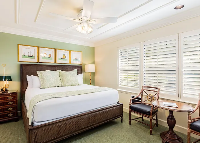 Pine Inn - Carmel