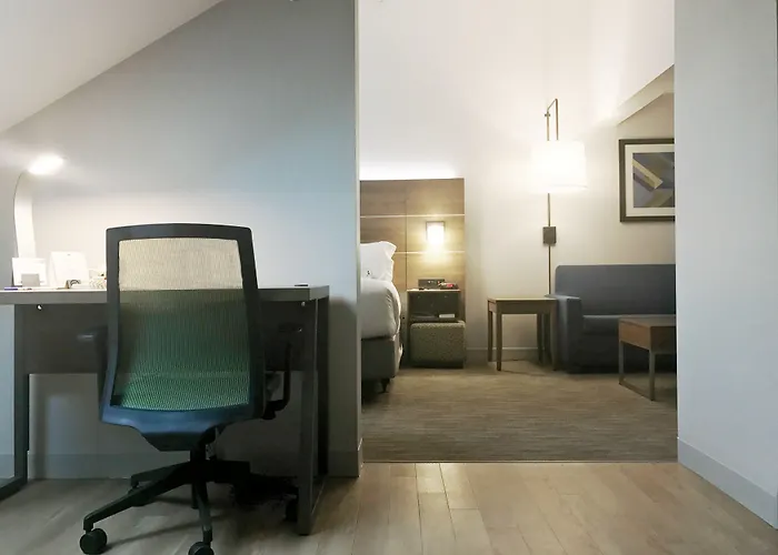 Holiday Inn Express Hotel & Suites White River Junction By Ihg