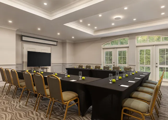 Hotel Vallea Bromont, Tapestry Collection By Hilton