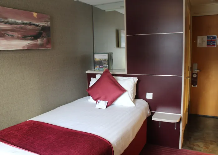 Pendulum Hotel