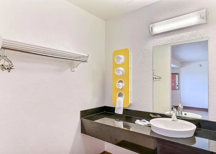 Motel 6-Pinole, Ca