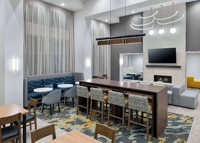 Hampton Inn & Suites Cleveland-Beachwood