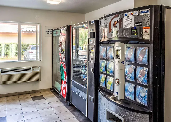 Motel 6-Bakersfield, CA - East