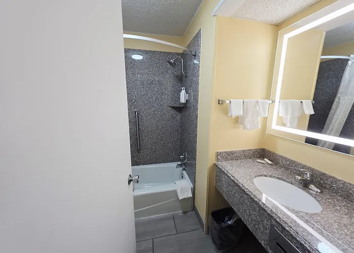 Super 8 By Wyndham Clinton Ok